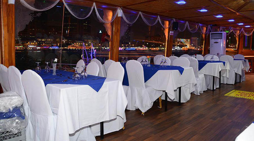 dhow cruise dinner