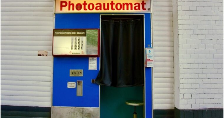 5 Reasons Your Company Needs a Digital Photo Booth