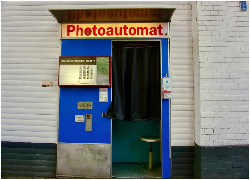 5 Reasons Your Company Needs a Digital Photo Booth