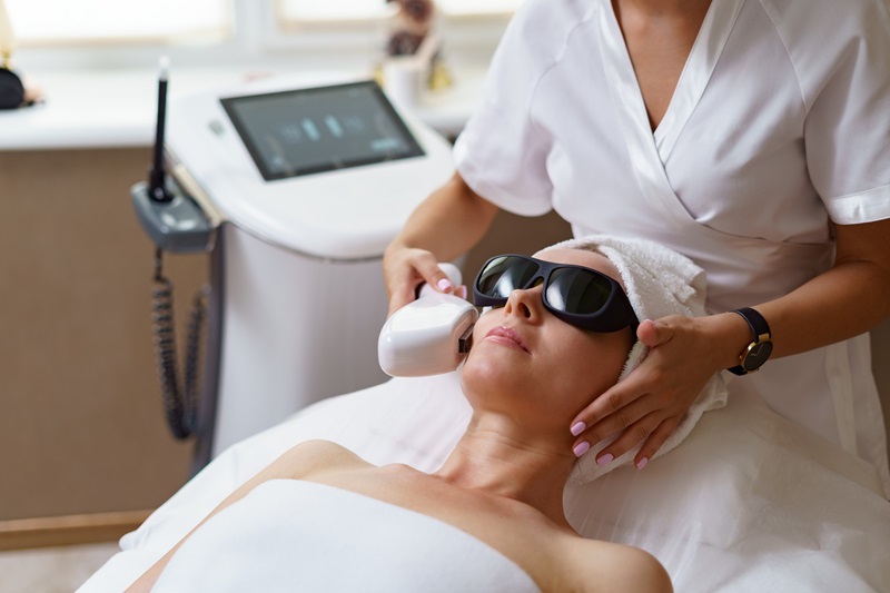 Laser Skin Tightening: Rejuvenate Skin & Reduce Wrinkles